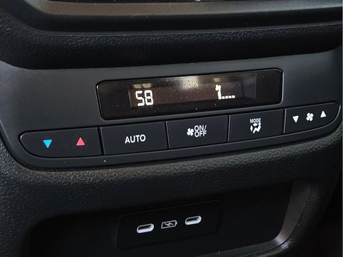 Used 2024 Honda Pilot EX-L image 11