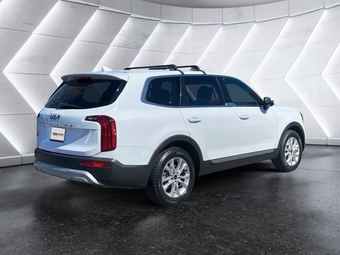 Used 2022 Kia Telluride LX image 4