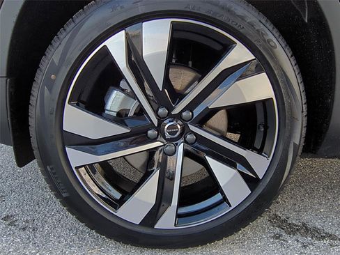 New 2026 Volvo XC40 B5 Ultra w/ Protection Package Premier image 23