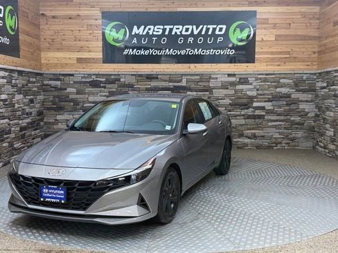 Used 2021 Hyundai Elantra SEL FWD image 4