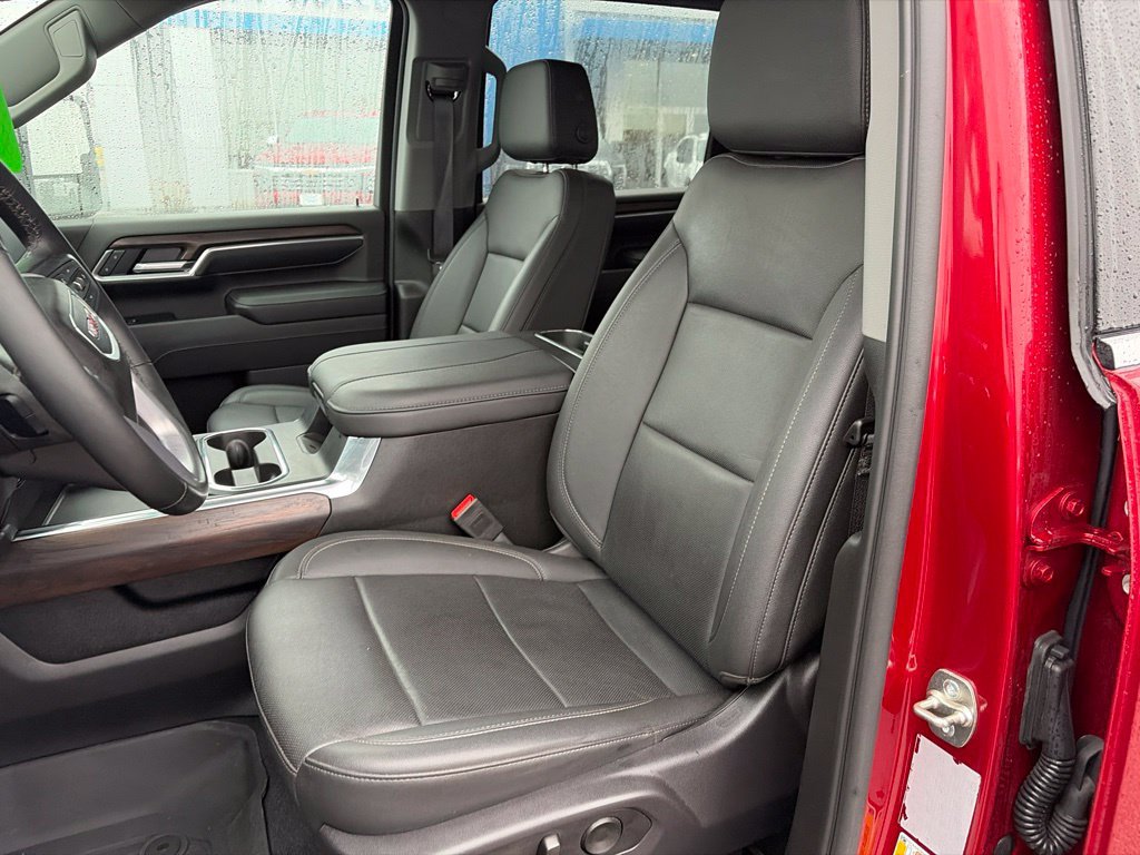 Used 2025 GMC Sierra 3500 SLT w/ SLT Premium Package AWD/4WD image 10