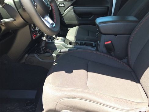 Used 2023 Jeep Gladiator Rubicon w/ Trailer Tow Package image 17