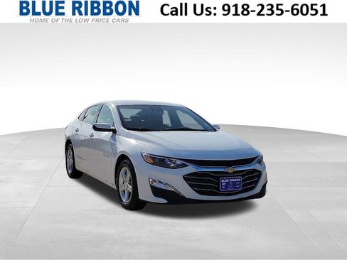 Used 2024 Chevrolet Malibu LT image 1
