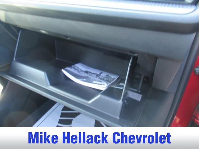 Used 2026 Chevrolet Traverse LT FWD image 11