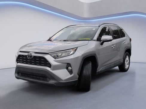 Used 2021 Toyota RAV4 XLE FWD image 11