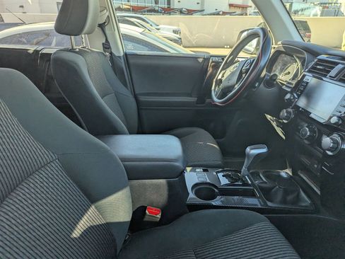 Used 2022 Toyota 4Runner TRD Off-Road image 6