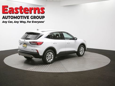 Used 2022 Ford Escape SE image 40