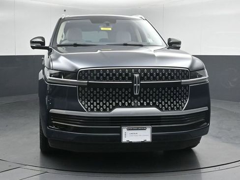 Certified 2025 Lincoln Navigator Reserve AWD/4WD image 2