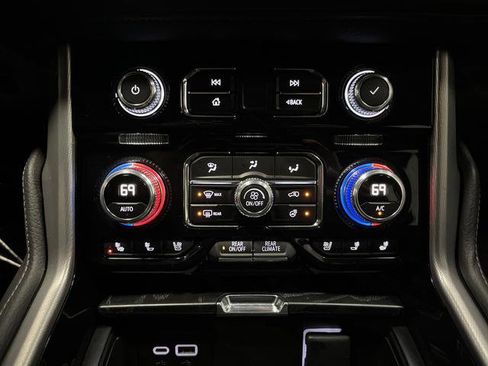 Used 2023 GMC Yukon Denali w/ Denali Reserve Package image 21