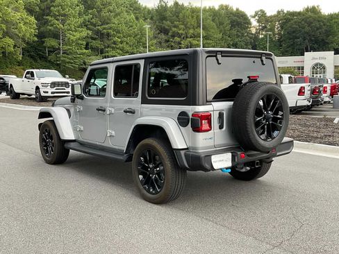 Used 2023 Jeep Wrangler Unlimited Sahara w/ Cold Weather Group AWD/4WD image 3