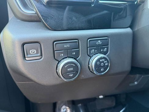 Used 2024 GMC Sierra 1500 Elevation image 43