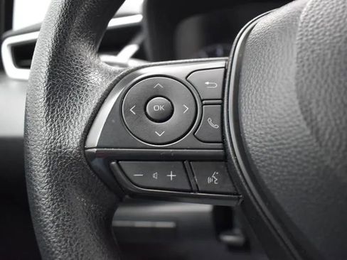 Used 2025 Toyota Corolla LE image 23