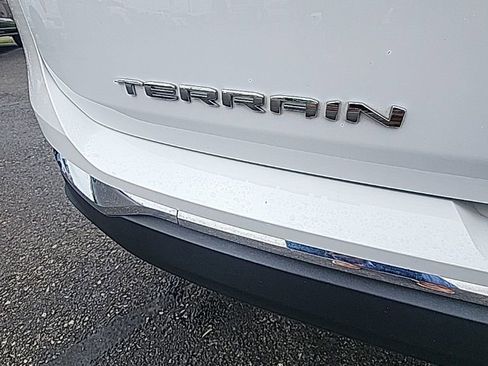 Used 2023 GMC Terrain SLT image 8