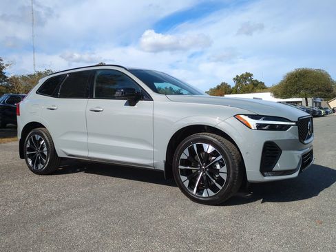 New 2026 Volvo XC60 B5 Plus w/ Climate Package image 2
