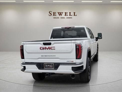 Used 2024 GMC Sierra 2500 AT4 w/ AT4 Premium Plus Package AWD/4WD image 5