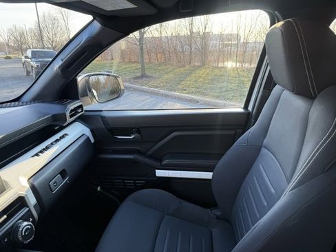 Used 2024 Toyota Tacoma 4x4 Double Cab image 25