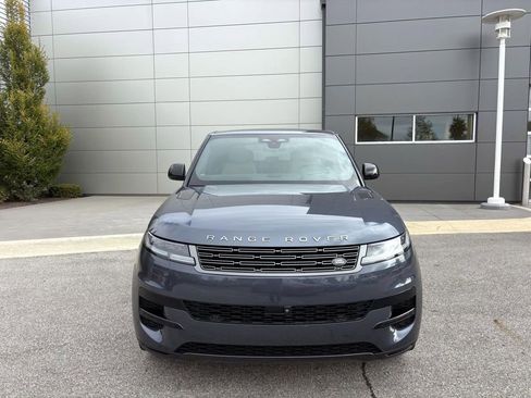 Used 2024 Land Rover Range Rover Sport SE image 2