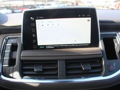 Used 2023 GMC Yukon SLT w/ SLT Luxury Package image 32