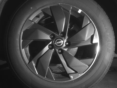 Used 2025 Nissan Rogue SV image 14