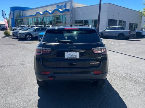 Used 2018 Jeep Compass Trailhawk w/ Leather Interior Group AWD/4WD image 4