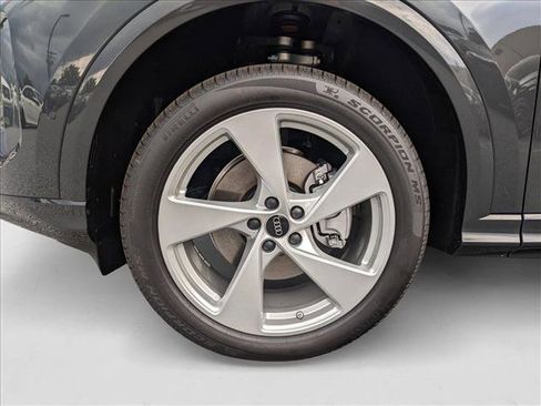 New 2025 Audi Q5 Premium Plus image 9