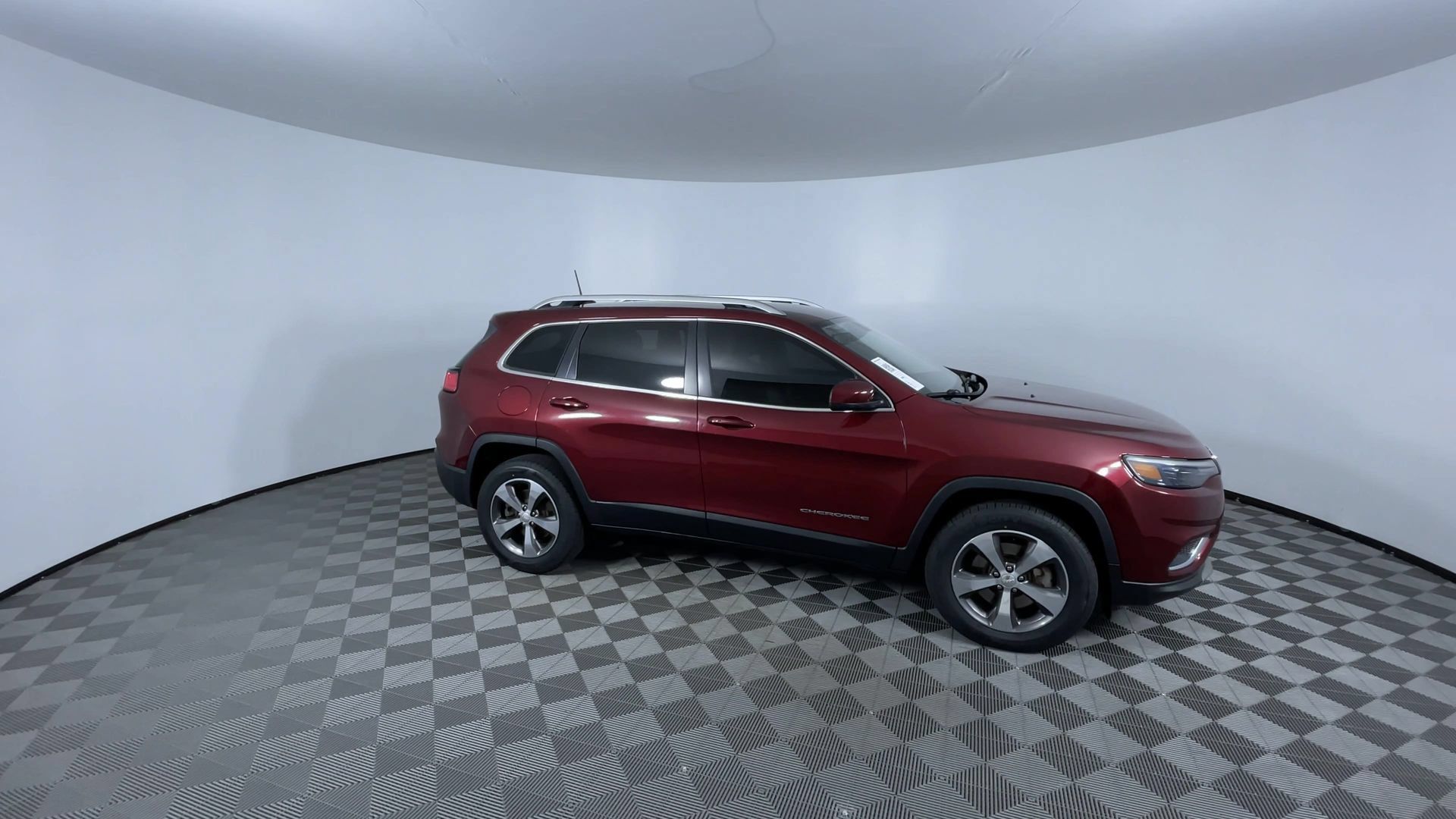 Used 2020 Jeep Cherokee Limited AWD/4WD image 2