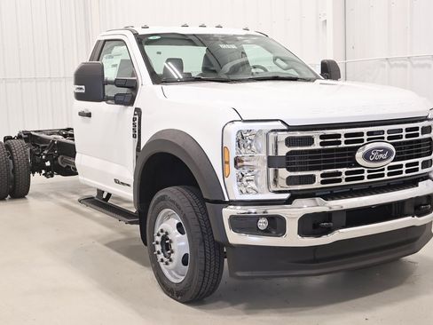 New 2026 Ford F550 4x4 Regular Cab Super Duty image 2