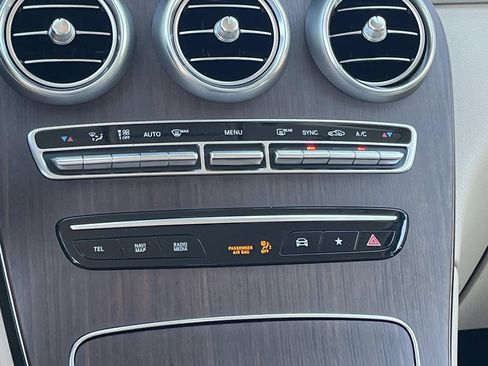 Used 2022 Mercedes-Benz GLC 300 4MATIC image 17