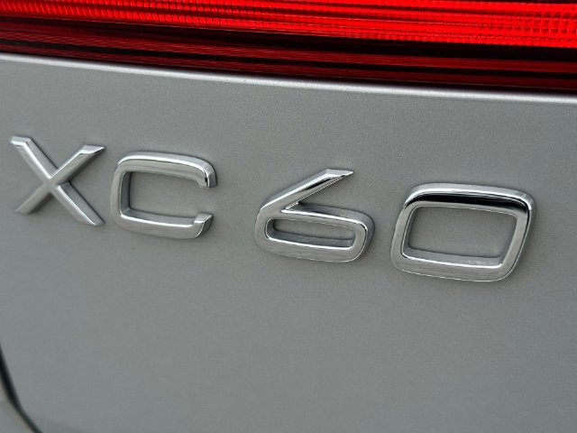 Used 2024 Volvo XC60 B5 Plus w/ Protection Package Premier AWD/4WD image 33