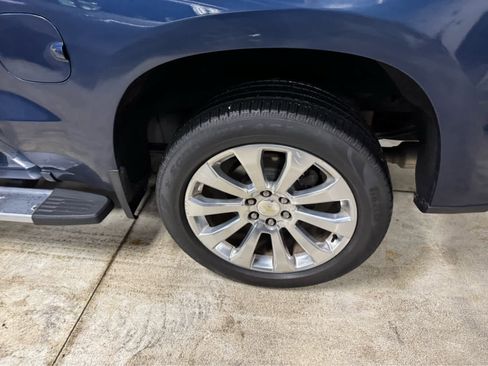 Used 2019 Chevrolet Silverado 1500 High Country w/ Technology Package image 8