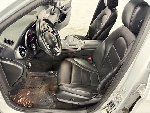 Used 2020 Mercedes-Benz GLC 300 4MATIC SUV image 12