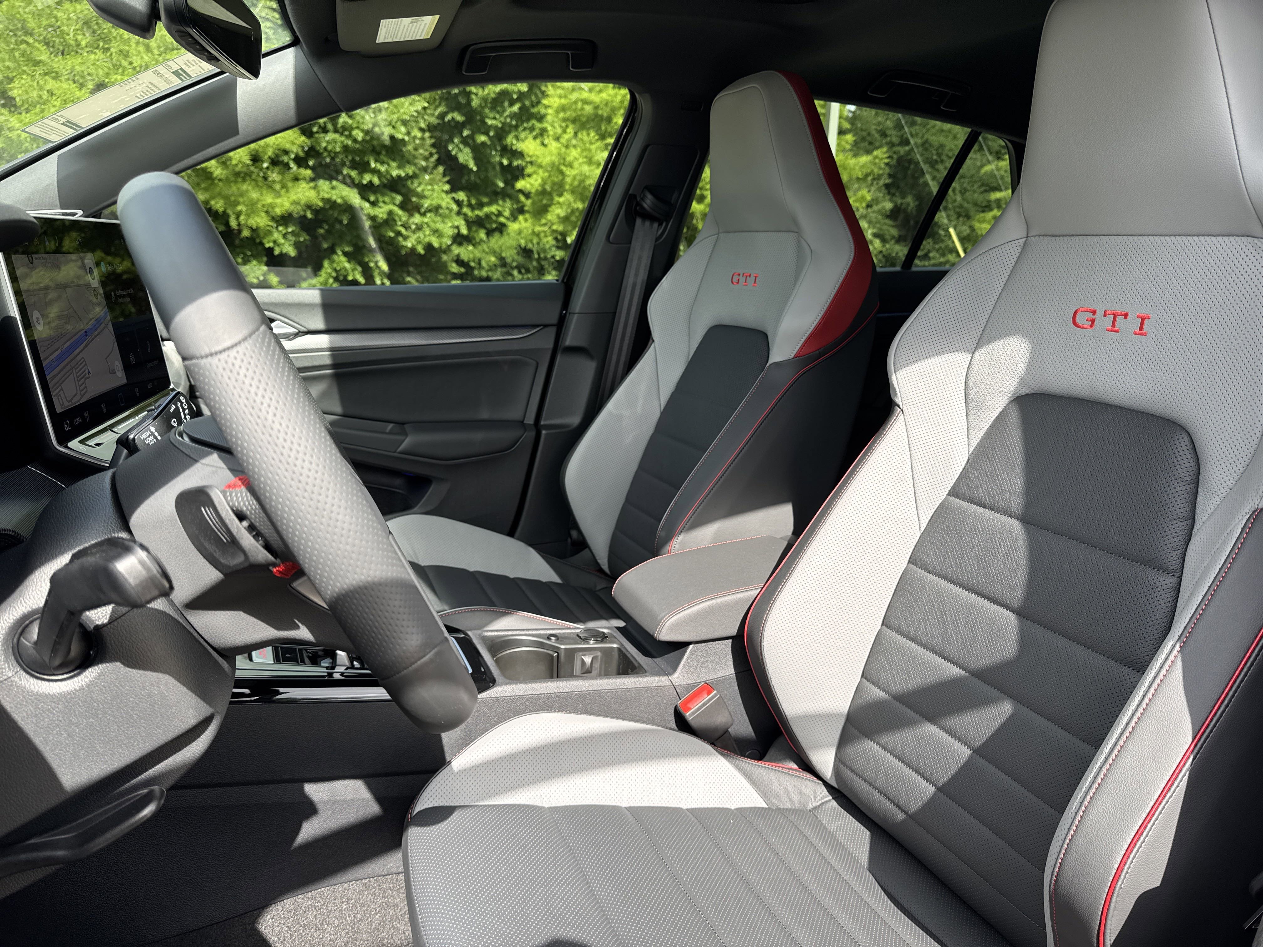 New 2026 Volkswagen GTI SE FWD image 8