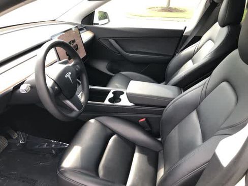 Used 2022 Tesla Model Y Long Range AWD/4WD image 11