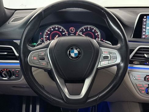 Used 2019 BMW 750i xDrive w/ M Sport Package AWD/4WD image 33