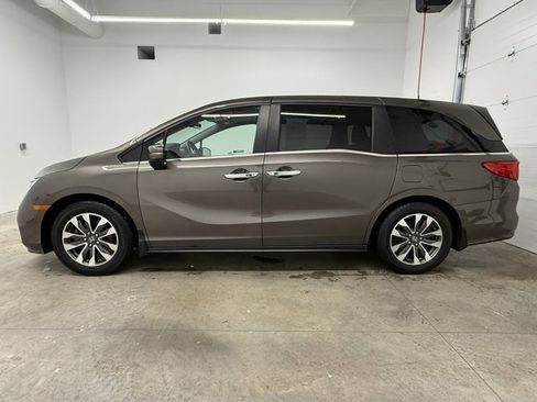 Certified 2023 Honda Odyssey EX-L image 8
