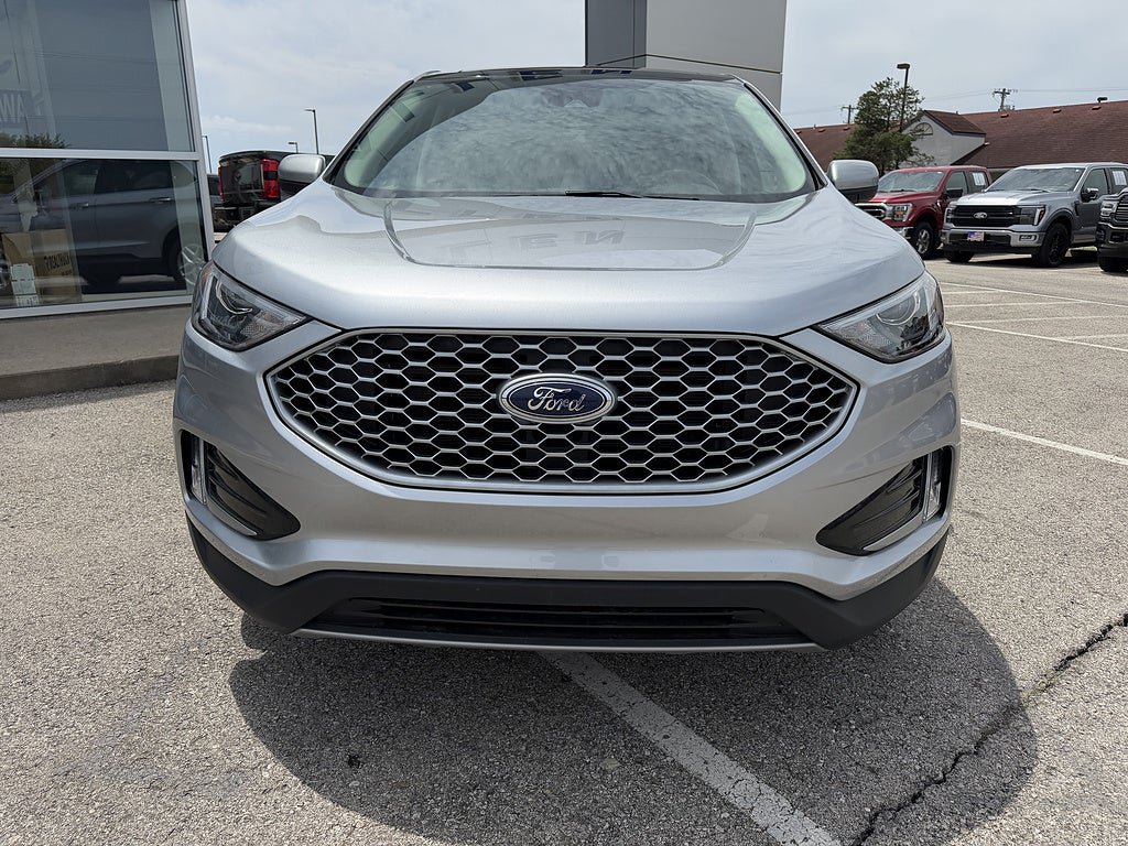 Used 2023 Ford Edge SEL w/ Convenience Package AWD/4WD image 8
