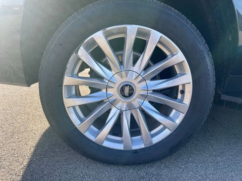 Certified 2024 Cadillac Escalade ESV Premium Luxury image 10