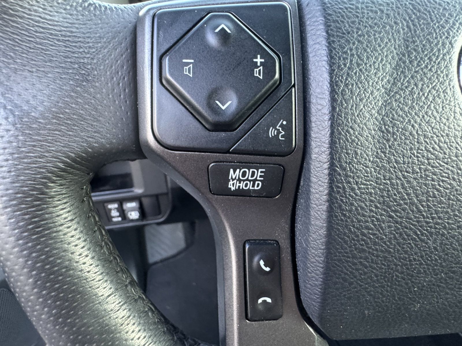 Used 2017 Toyota Tacoma TRD Sport w/ Tow Package RWD image 30