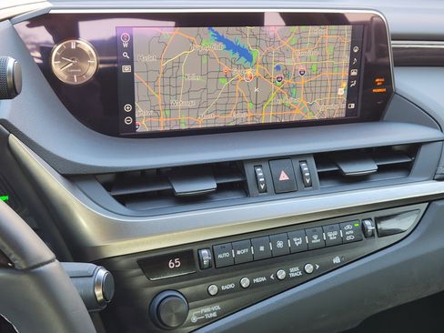 Used 2020 Lexus ES 300h w/ Premium Package image 19