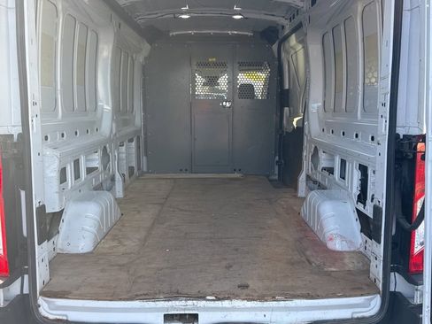 Used 2018 Ford Transit 250 148 Medium Roof image 7