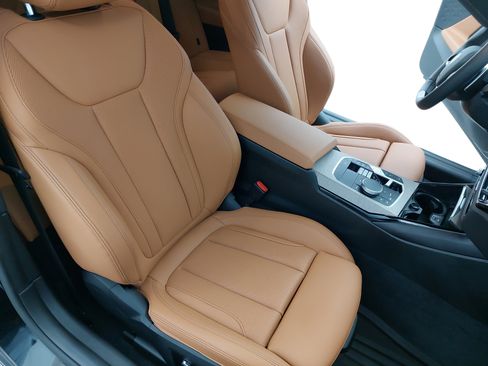 Used 2025 BMW 230i 230i w/ M Sport Package image 11