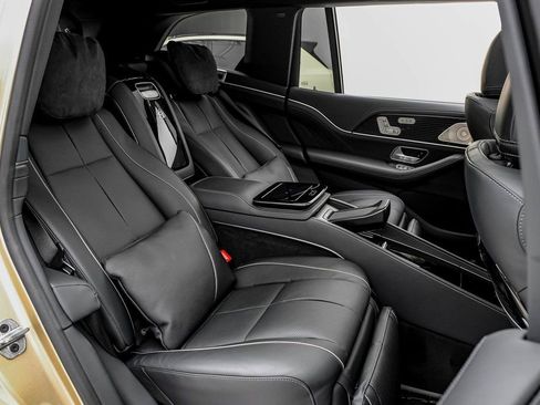 Used 2023 Mercedes-Benz Maybach GLS 600 4MATIC image 30