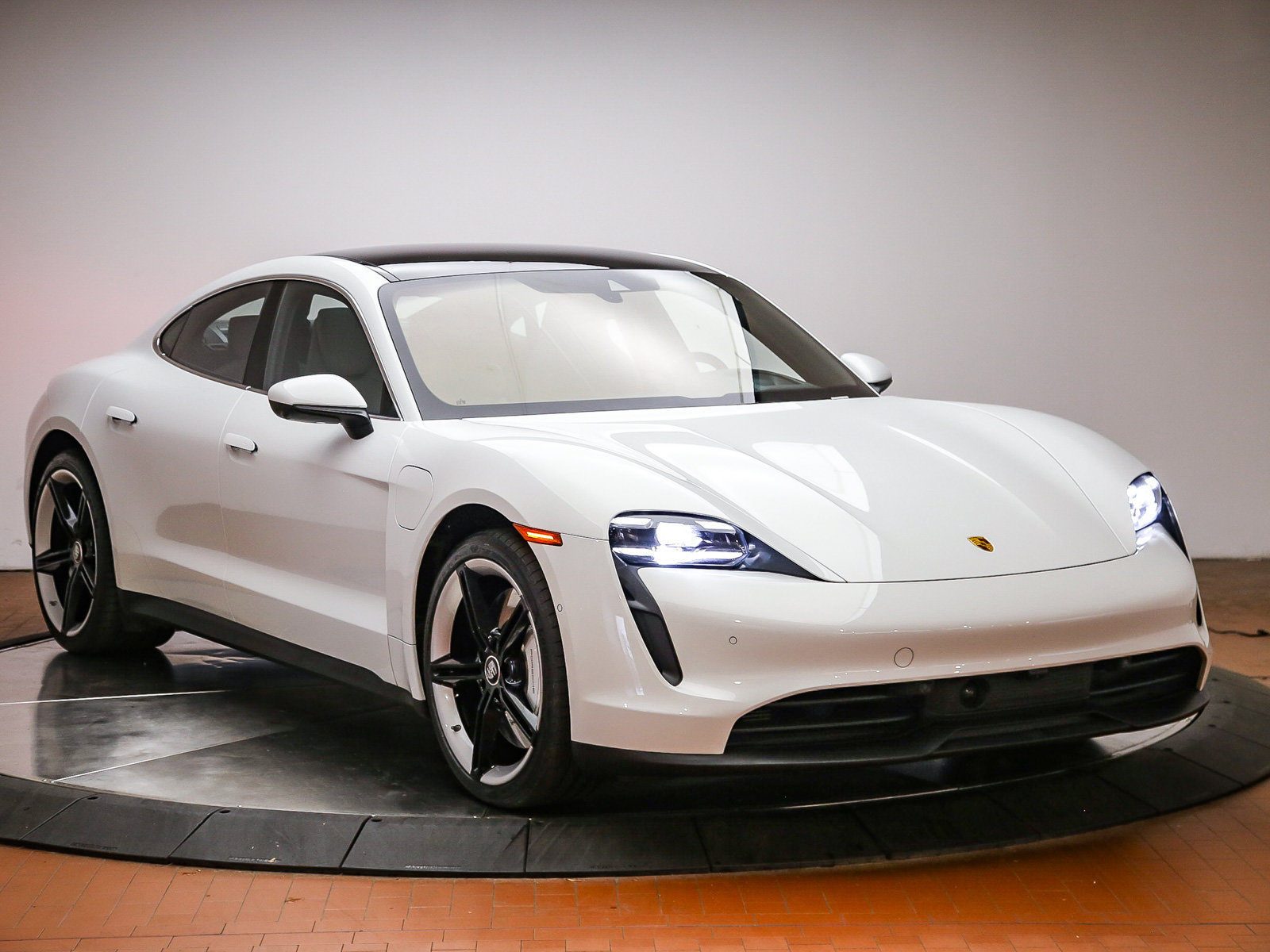 Certified 2024 Porsche Taycan 4S w/ Premium Package AWD/4WD image 9