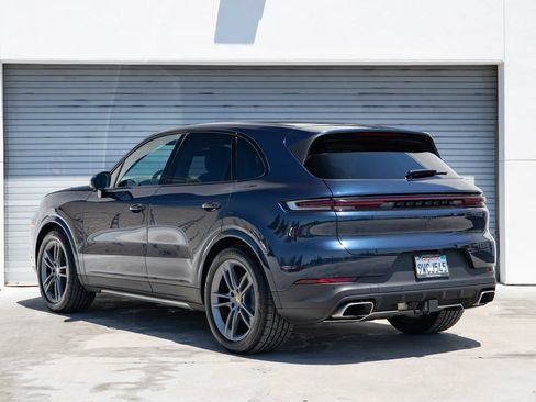 Certified 2026 Porsche Cayenne AWD/4WD image 3
