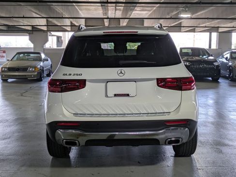 Used 2025 Mercedes-Benz GLB 250 image 8