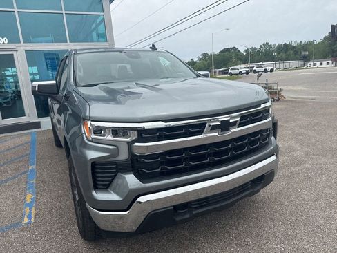 Used 2023 Chevrolet Silverado 1500 LT w/ Z71 Off-Road Package image 4