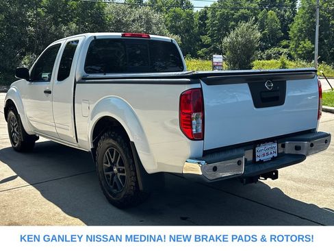 Used 2018 Nissan Frontier SV w/ Value Truck Package AWD/4WD image 3