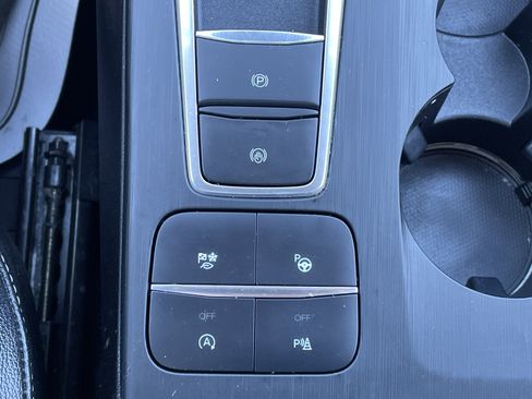 Used 2020 Ford Escape Titanium image 31