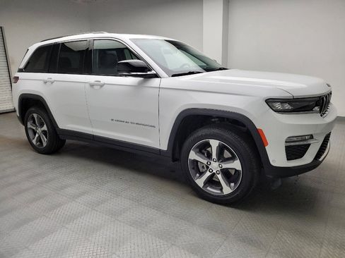 Used 2022 Jeep Grand Cherokee Limited 4xe w/ Luxury Tech Group II AWD/4WD image 11