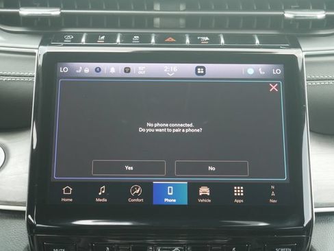 Used 2025 Jeep Grand Cherokee L Limited w/ Black Appearance Package AWD/4WD image 5